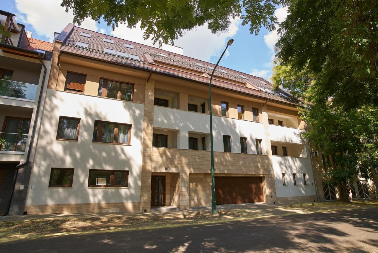 Sunlight Red Szeged Apartment Ngoại thất bức ảnh