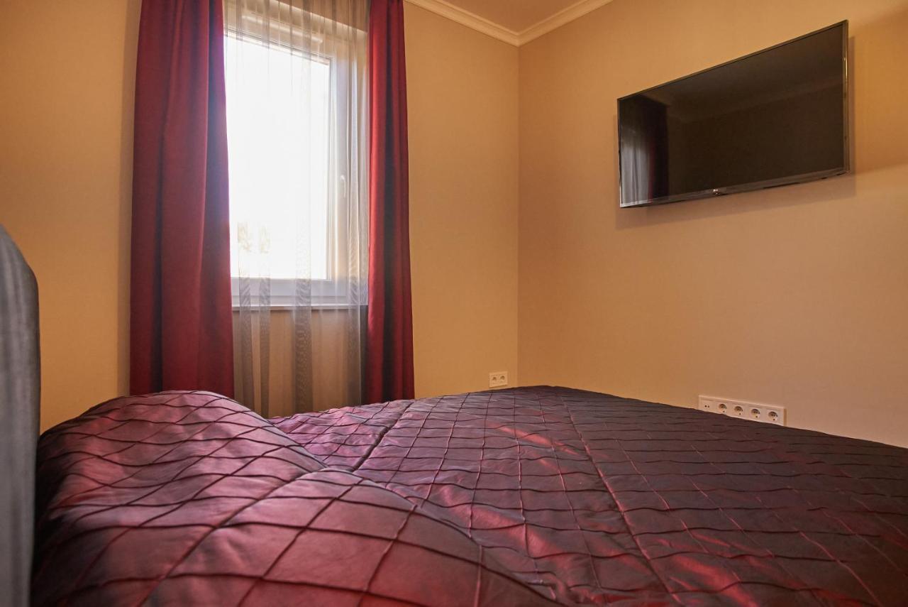 Sunlight Red Szeged Apartment Ngoại thất bức ảnh